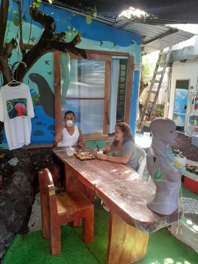 Cozy Hosting Galapagos Apartment ปูแอร์โตอาโยรา ภายนอก รูปภาพ