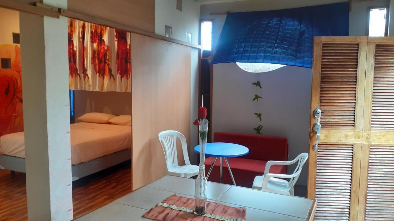 Cozy Hosting Galapagos Apartment ปูแอร์โตอาโยรา ภายนอก รูปภาพ