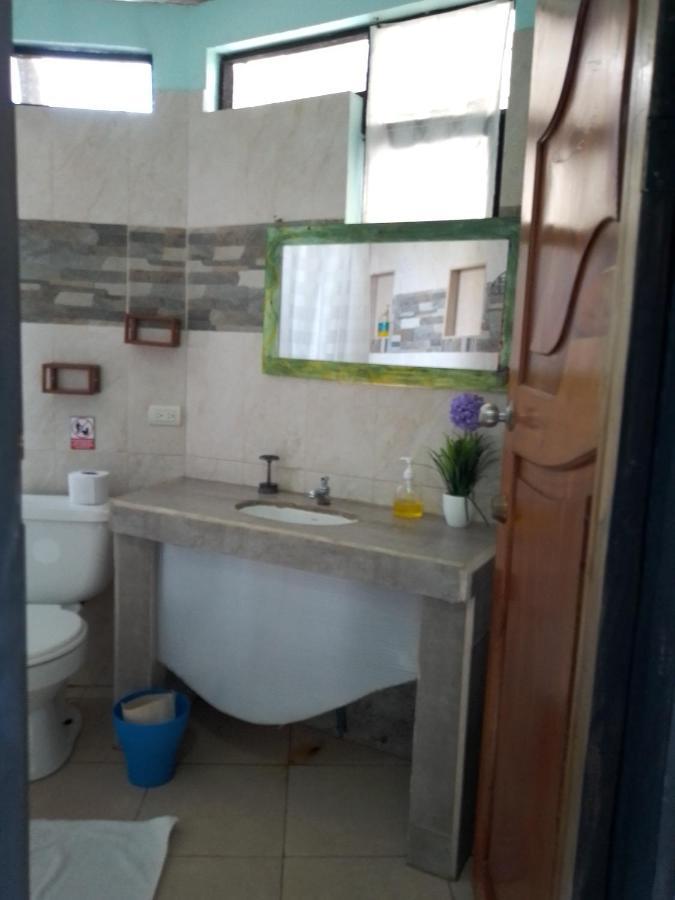 Cozy Hosting Galapagos Apartment ปูแอร์โตอาโยรา ภายนอก รูปภาพ