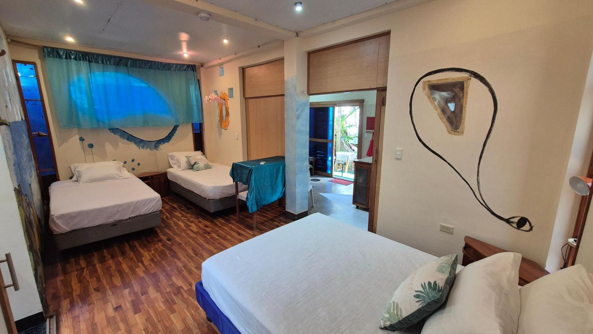 Cozy Hosting Galapagos Apartment ปูแอร์โตอาโยรา ภายนอก รูปภาพ